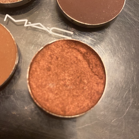 MAC Eyeshadow Bundle - Picture 10 of 11